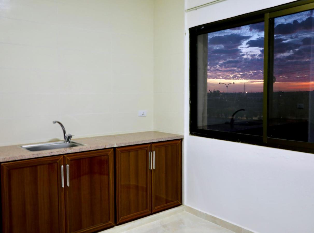 Faraseen Apartments Al Qastal Dış mekan fotoğraf