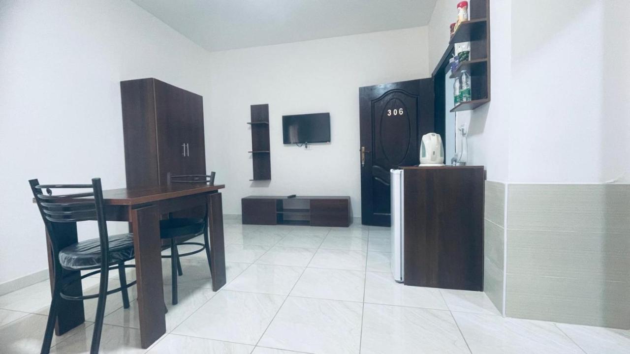 Faraseen Apartments Al Qastal Dış mekan fotoğraf
